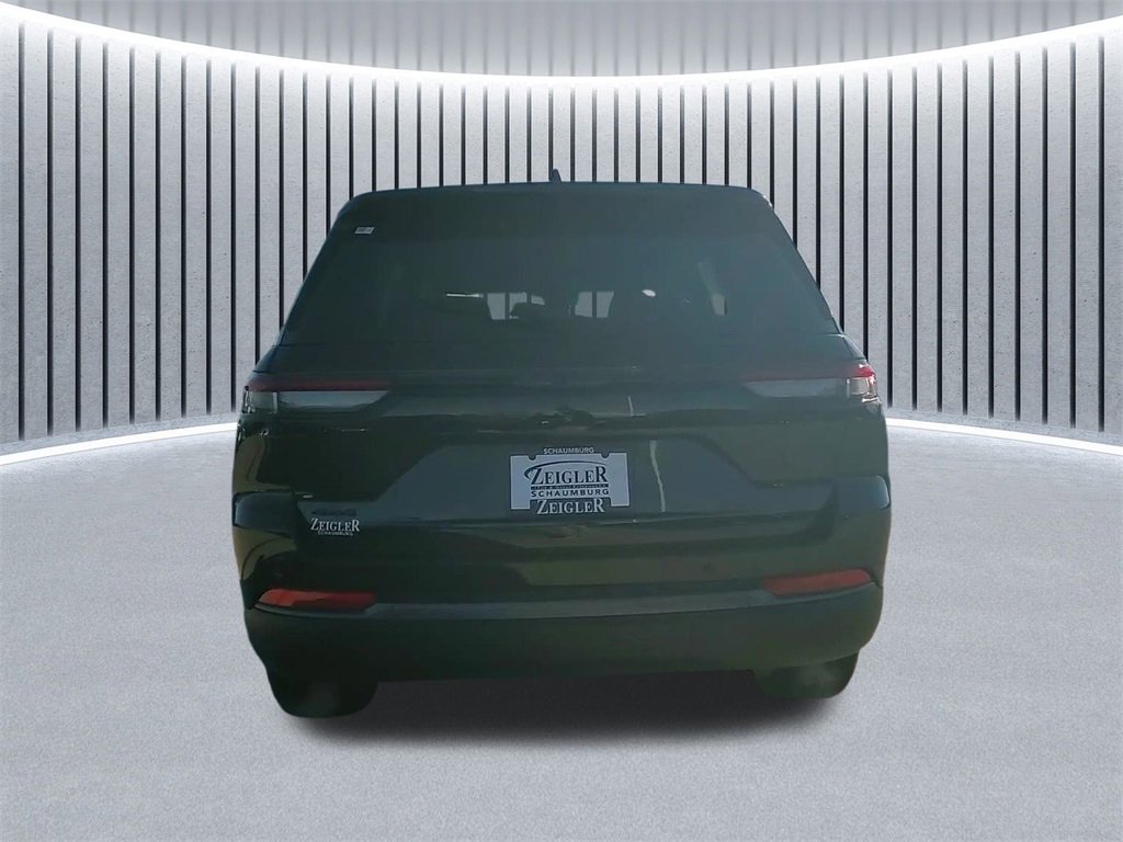 New 2026 Jeep Grand Cherokee Altitude image 4