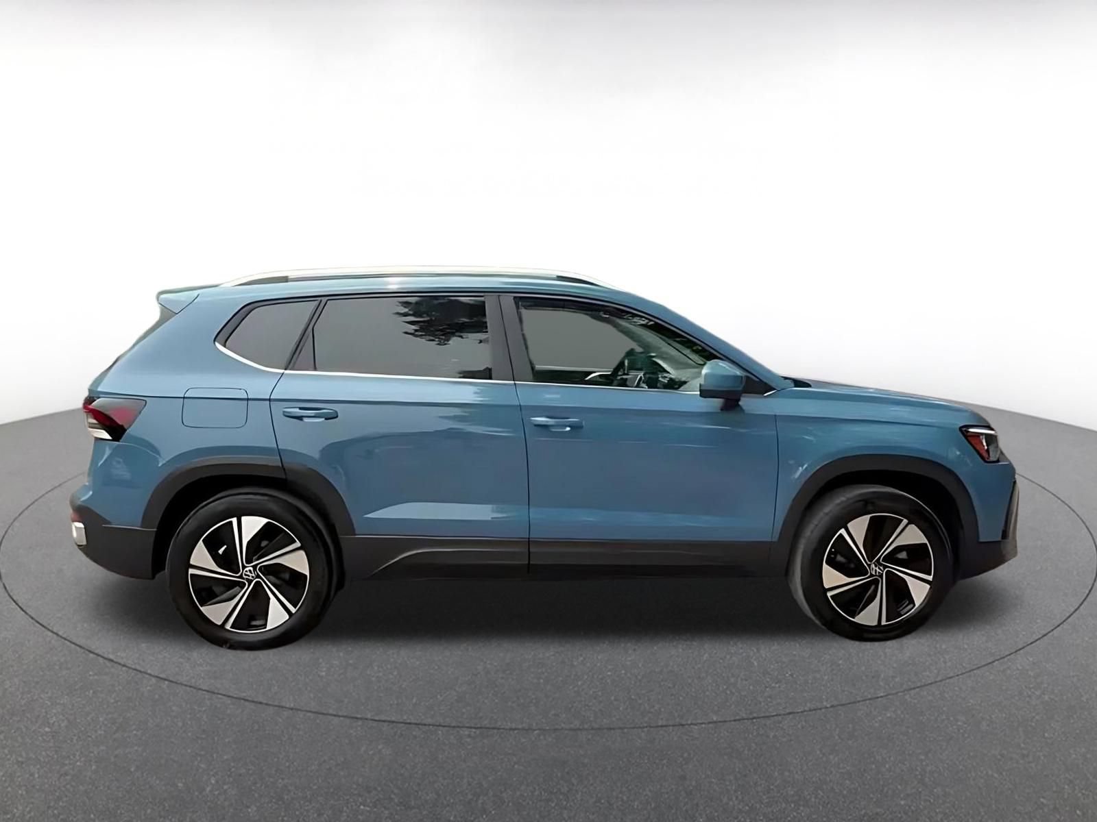 Used 2026 Volkswagen Taos SE AWD/4WD image 15