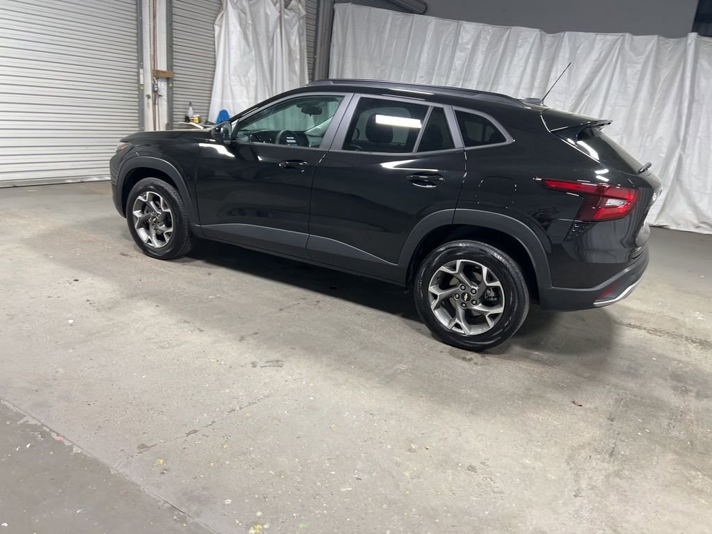 Used 2025 Chevrolet Trax LT image 5