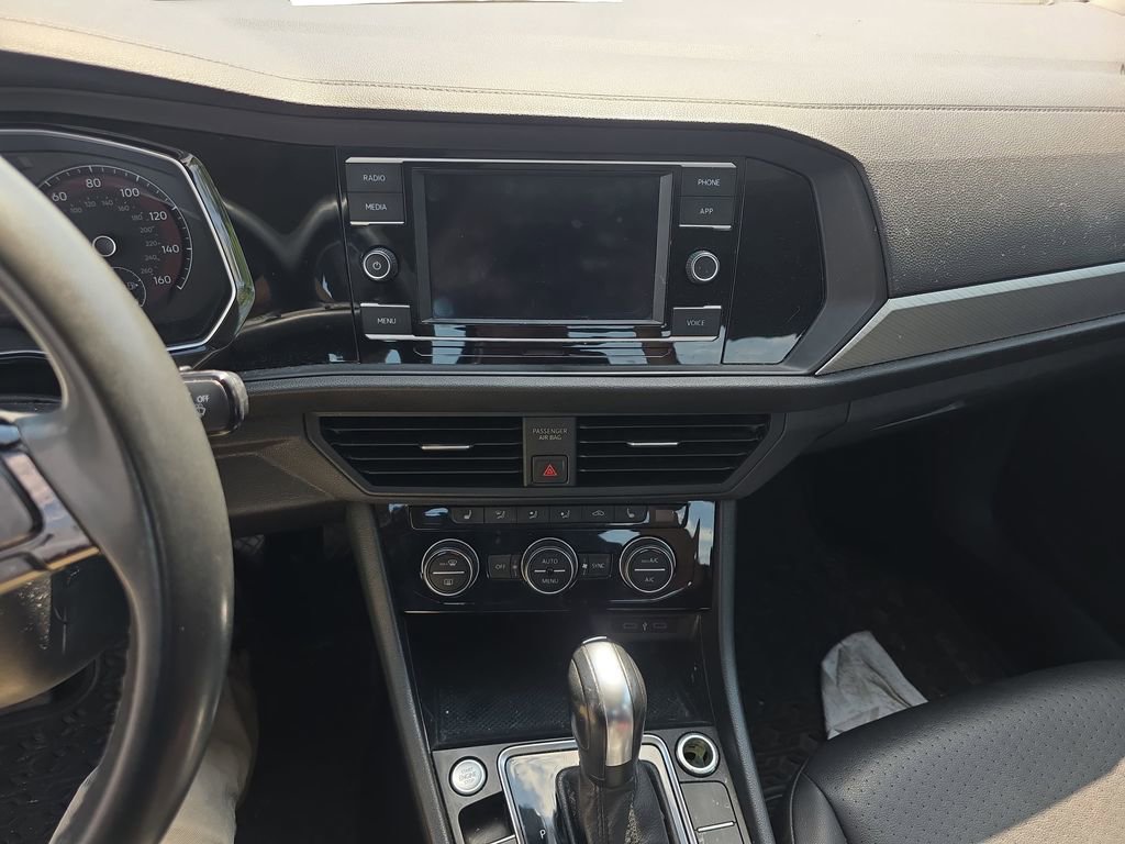 Used 2020 Volkswagen Jetta R-Line FWD image 8