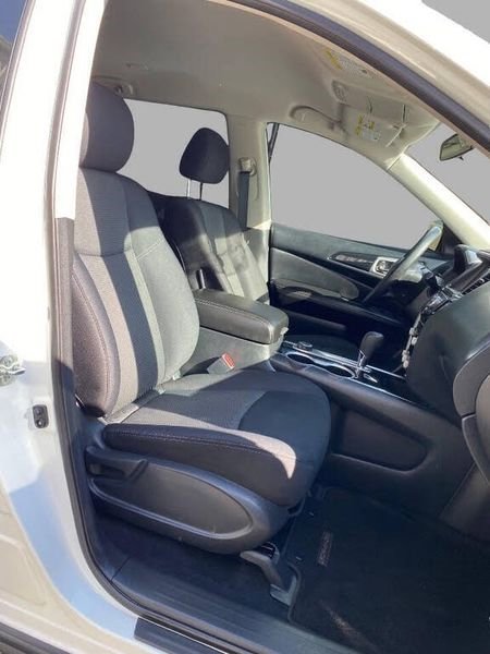 Used 2019 Nissan Pathfinder S image 32