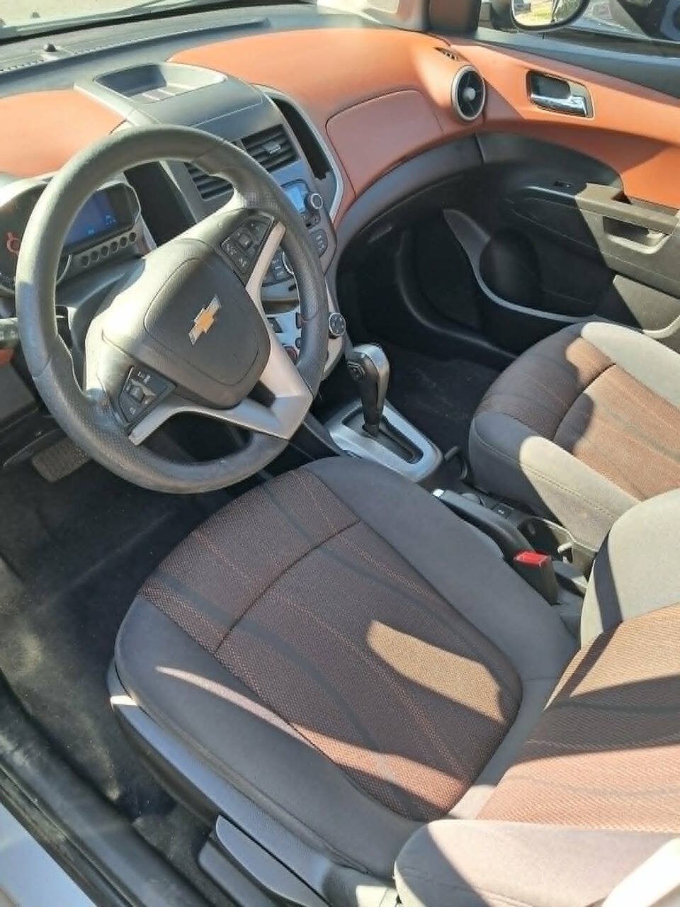 Used 2014 Chevrolet Sonic LT FWD image 5