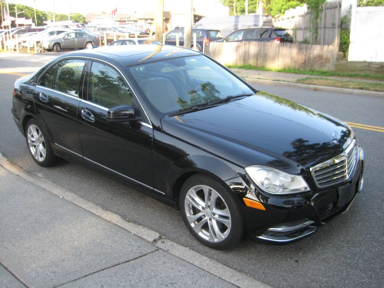 Used 2014 Mercedes-Benz C 300 4MATIC Sedan image 1