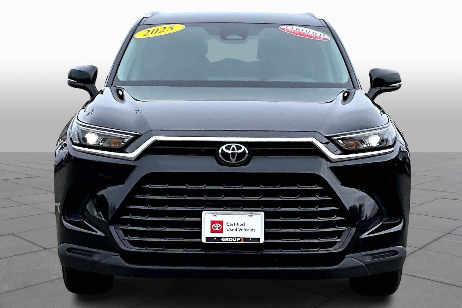 Used 2025 Toyota Grand Highlander AWD image 3