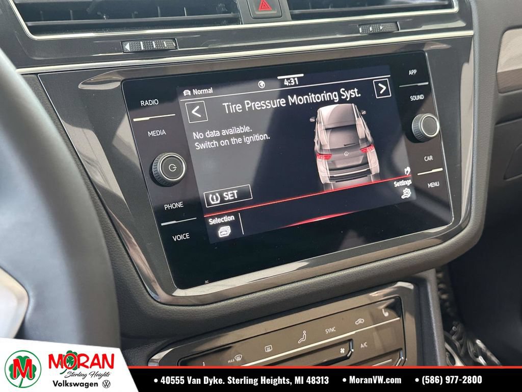 Certified 2023 Volkswagen Tiguan SE R-Line AWD/4WD image 28