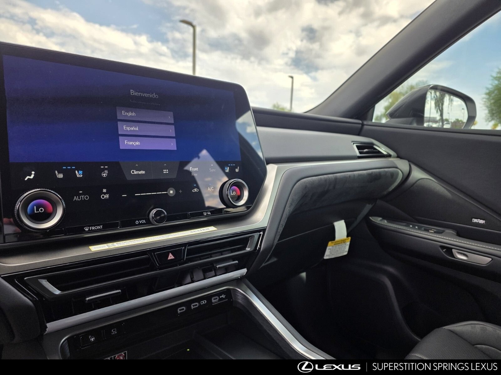New 2026 Lexus TX 500h AWD image 17