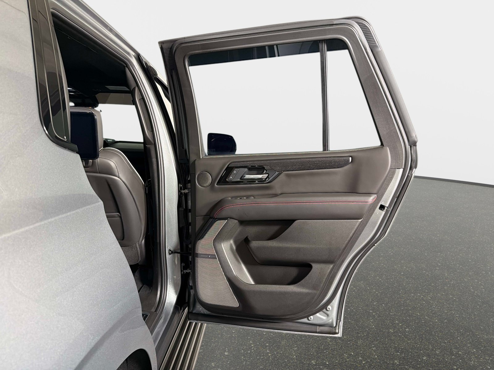 Used 2026 GMC Yukon AT4 Ultimate AWD/4WD image 29