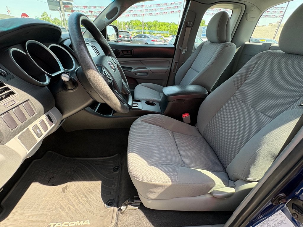 Used 2015 Toyota Tacoma 2WD Access Cab image 9
