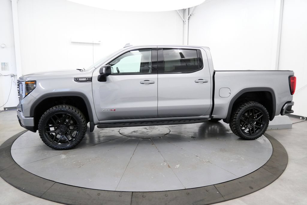 Used 2024 GMC Sierra 1500 AT4 w/ Technology Package AWD/4WD image 4