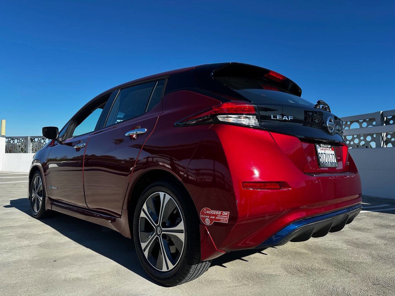 Used 2018 Nissan Leaf SV w/ SV Technology Package image 9