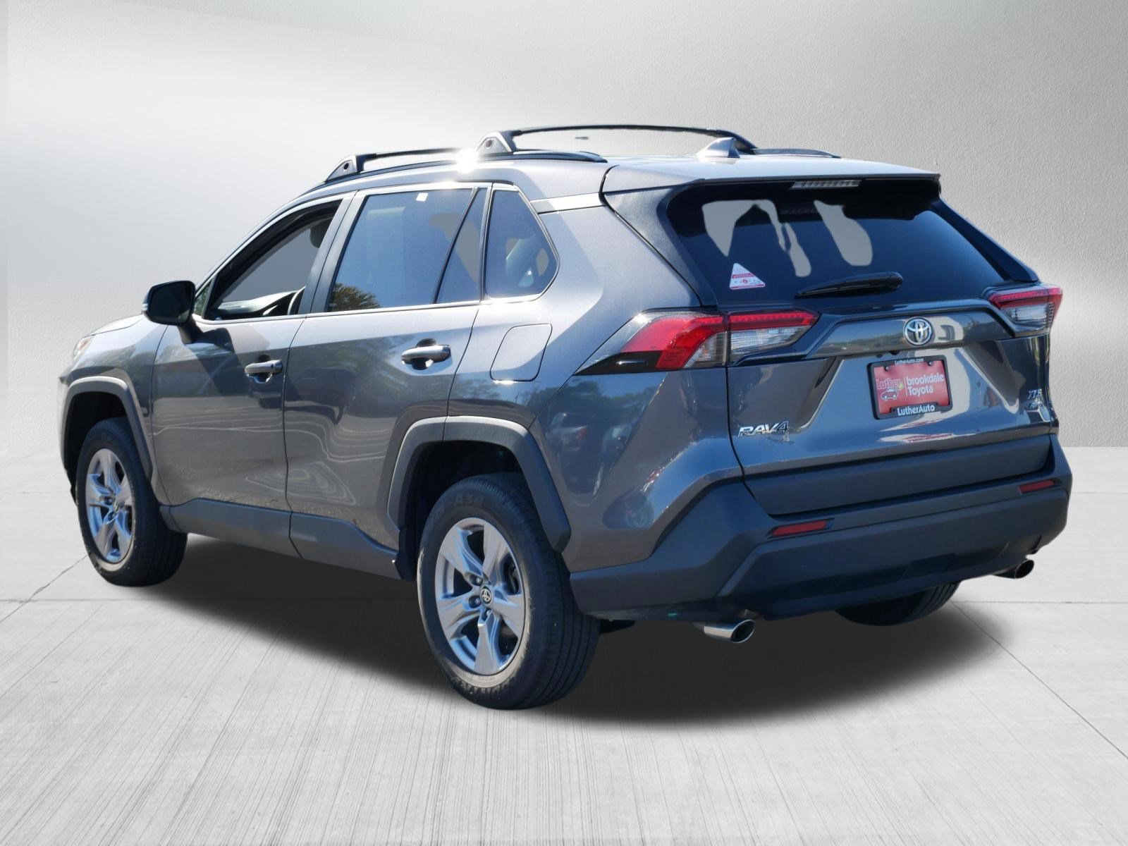 Used 2022 Toyota RAV4 XLE w/ Convenience Package AWD/4WD image 5