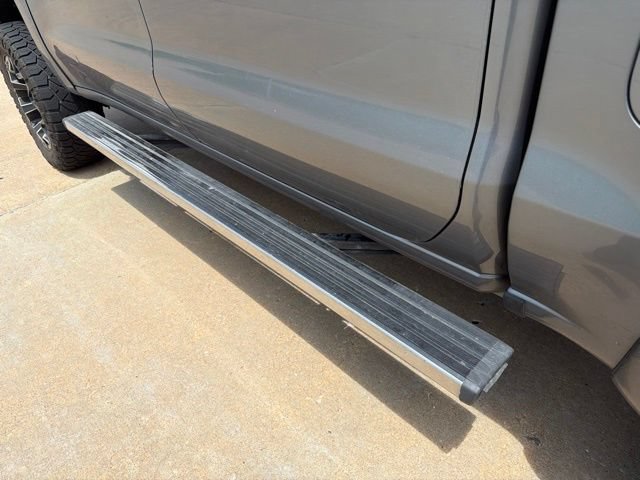 Used 2019 Chevrolet Silverado 1500 High Country w/ Technology Package AWD/4WD image 10
