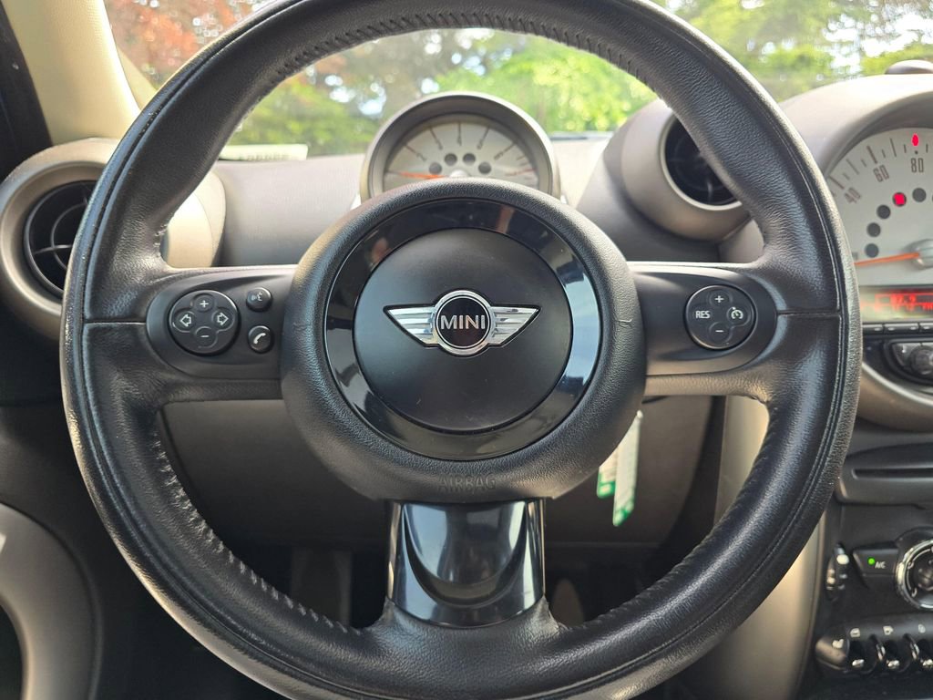Used 2012 MINI Cooper Countryman FWD image 14