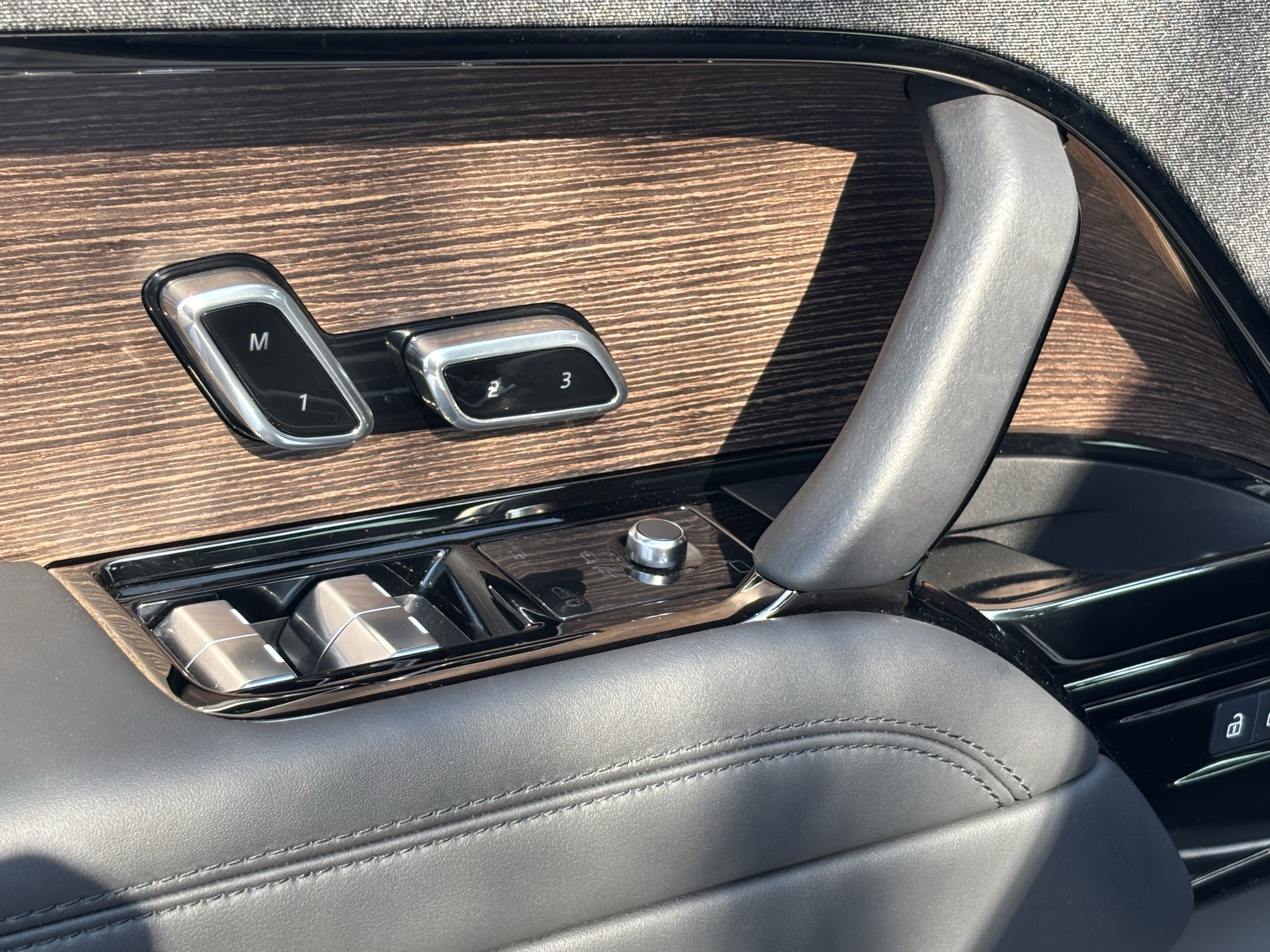 Used 2024 Land Rover Range Rover Sport Dynamic SE image 15