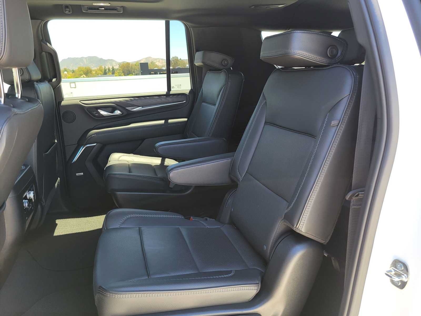 Used 2024 GMC Yukon XL Denali AWD/4WD image 18