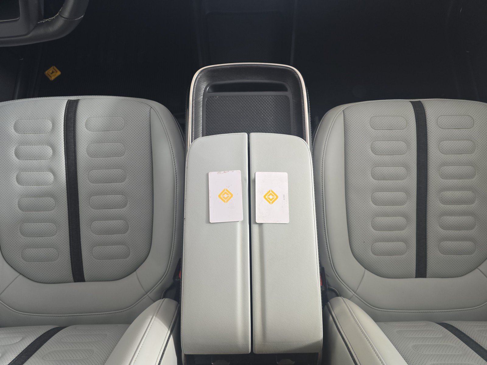 Used 2023 Rivian R1T Adventure AWD/4WD image 29