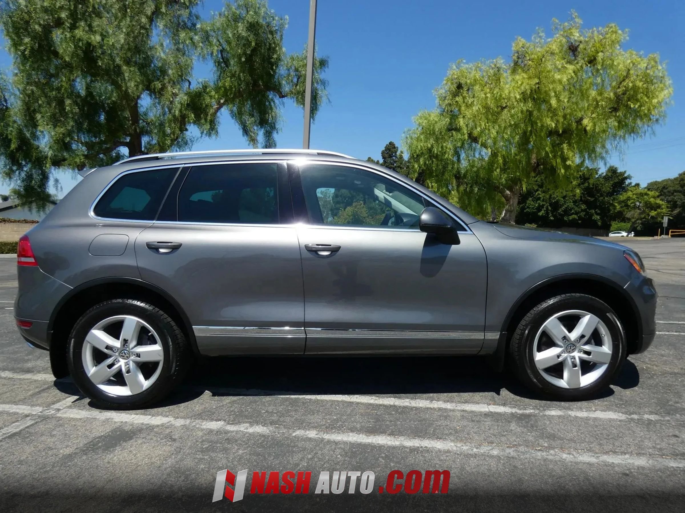 Used 2014 Volkswagen Touareg VR6 AWD/4WD image 5