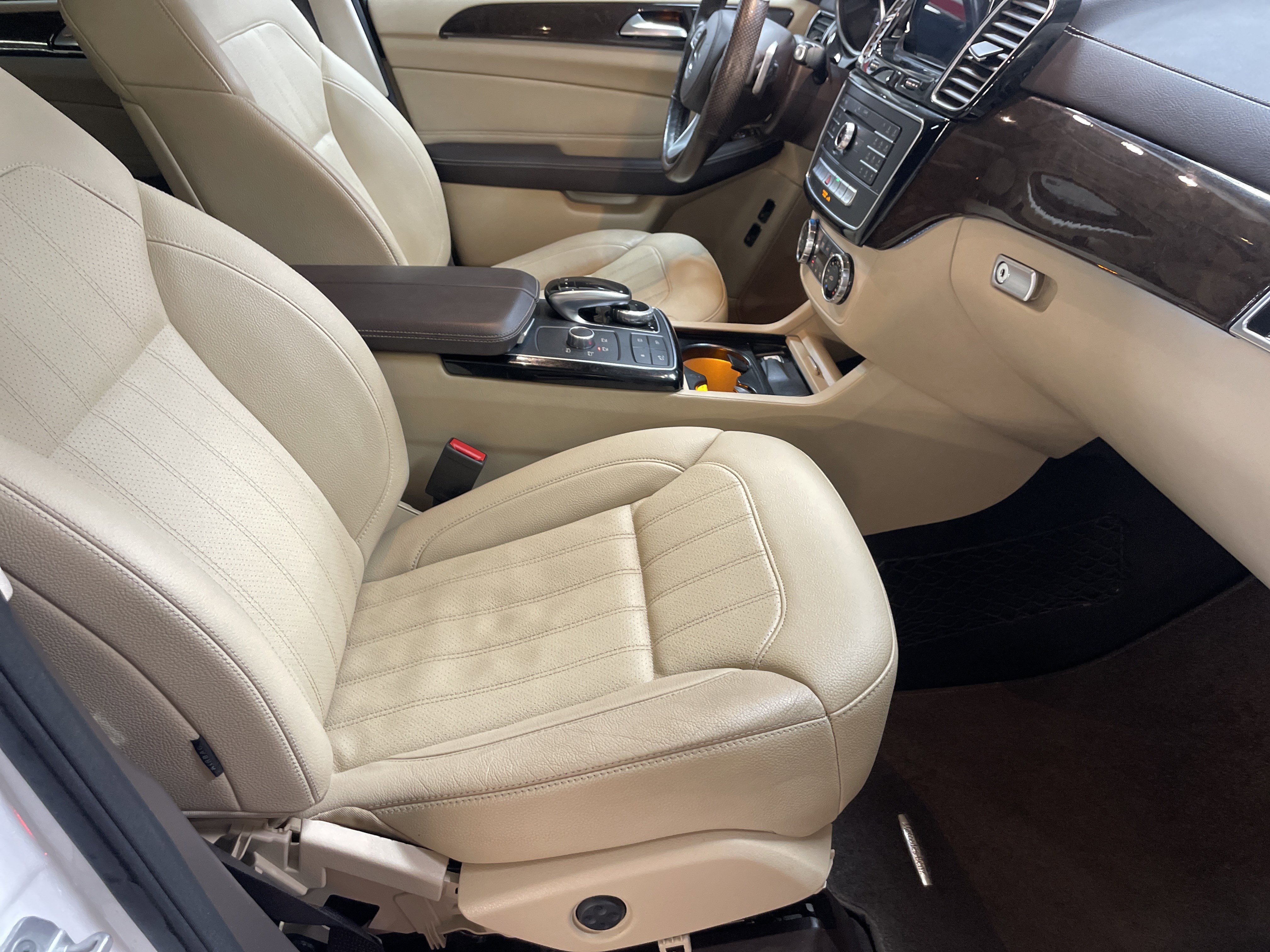 Used 2018 Mercedes-Benz GLS 450 4MATIC image 35