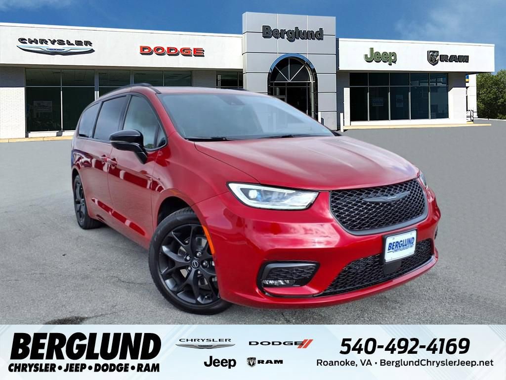 New 2026 Chrysler Pacifica Limited