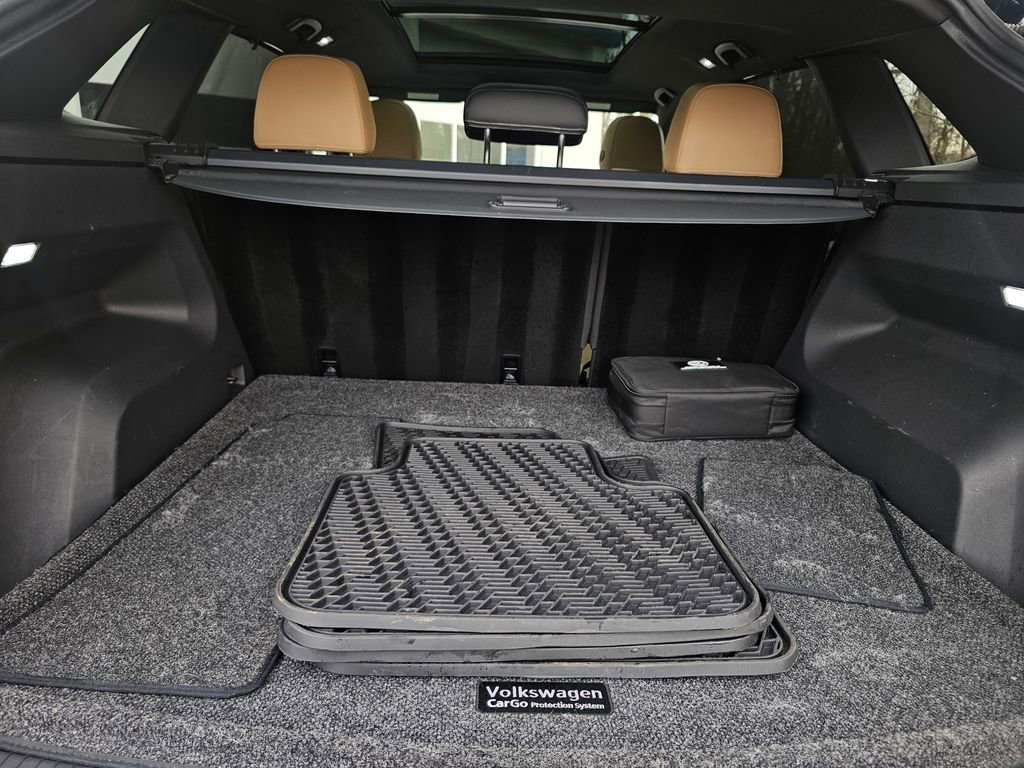 Used 2024 Volkswagen Atlas Cross Sport SEL R-Line image 21