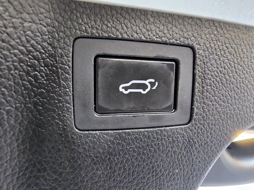 Used 2018 Hyundai Santa Fe Sport w/ 2.0T Ultimate Tech Package 05 image 33