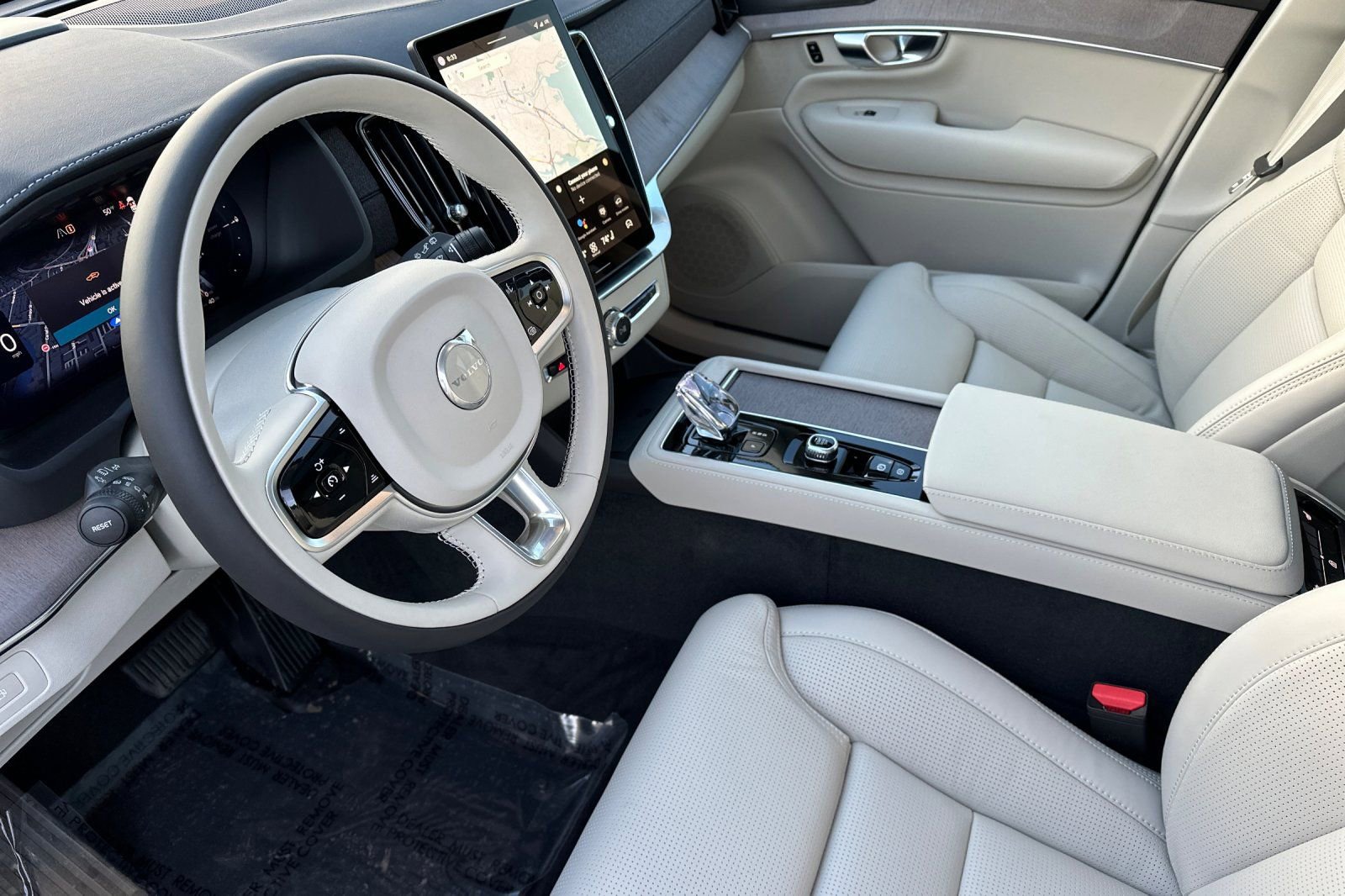 New 2026 Volvo XC90 T8 Ultra w/ Protection Package Premier AWD/4WD image 13