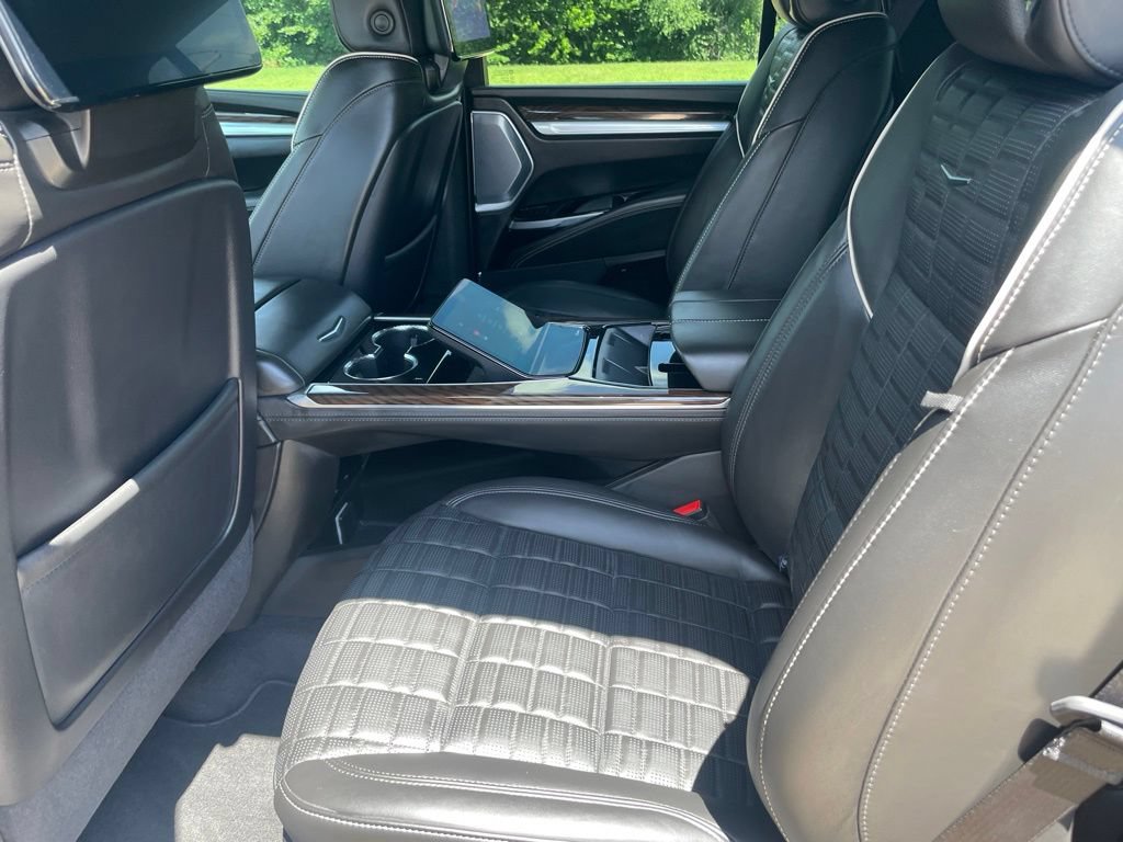 Used 2025 Cadillac Escalade Sport Platinum AWD/4WD image 10