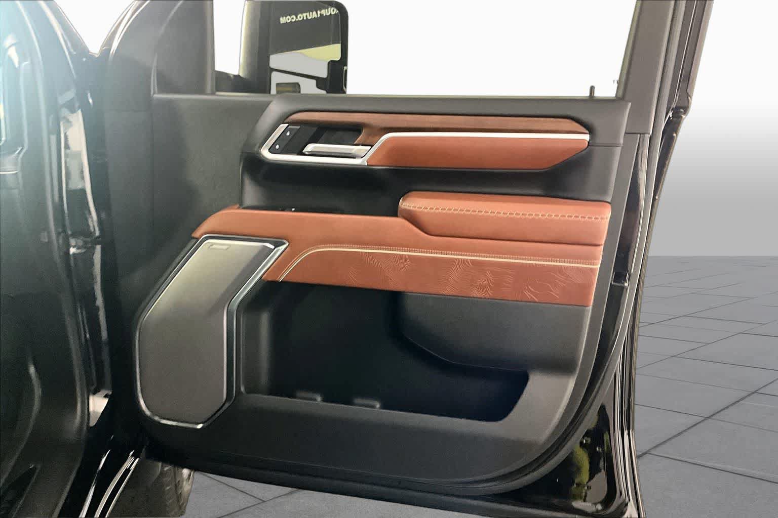 Certified 2025 GMC Sierra 3500 Denali Ultimate AWD/4WD image 22