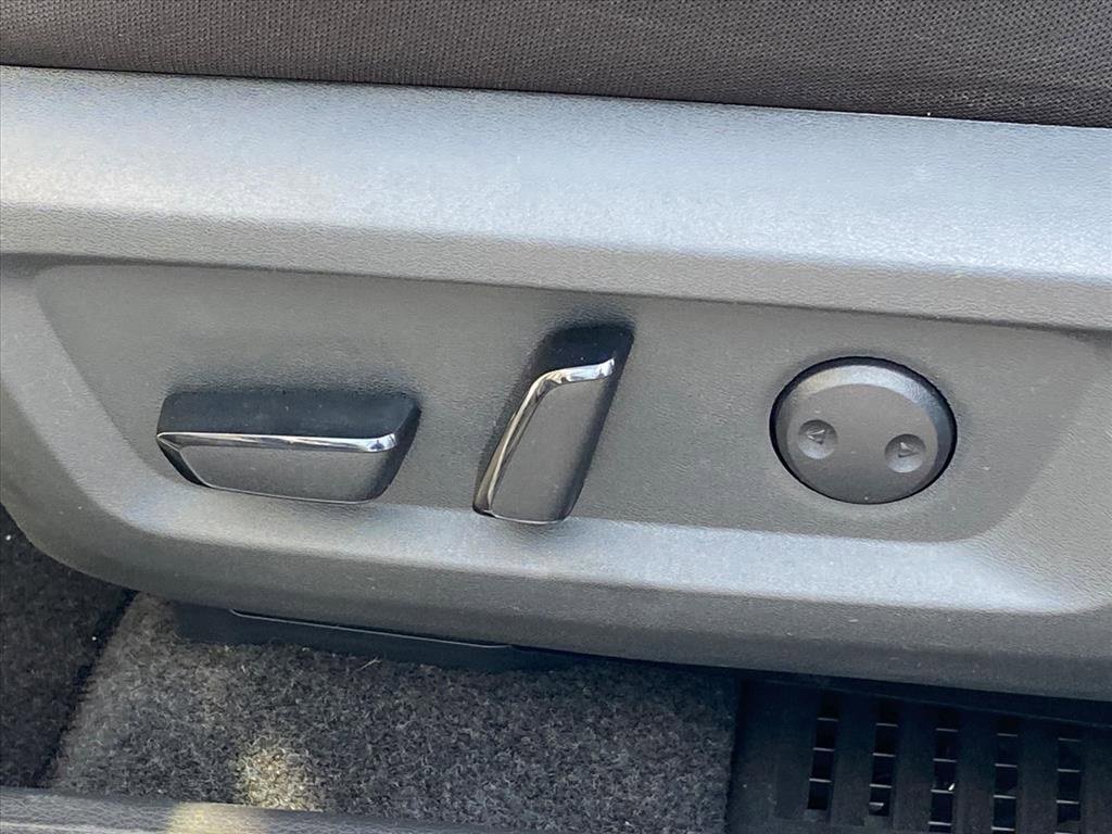 Used 2023 Nissan Rogue SV image 11