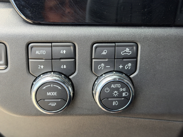 Used 2023 GMC Sierra 1500 SLT w/ SLT Premium Package AWD/4WD image 28