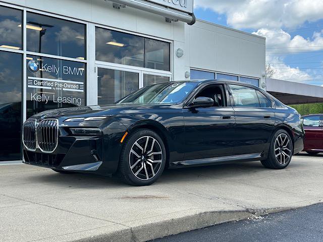 Used 2023 BMW 760i xDrive AWD/4WD image 4