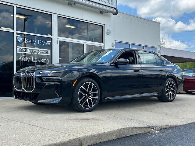 Certified 2023 BMW 760i xDrive AWD/4WD image 4