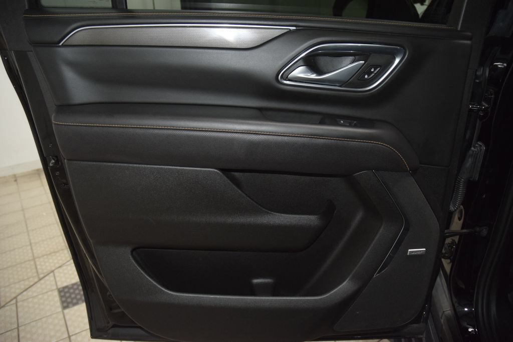 Used 2023 GMC Yukon XL AT4 w/ AT4 Premium Package AWD/4WD image 47