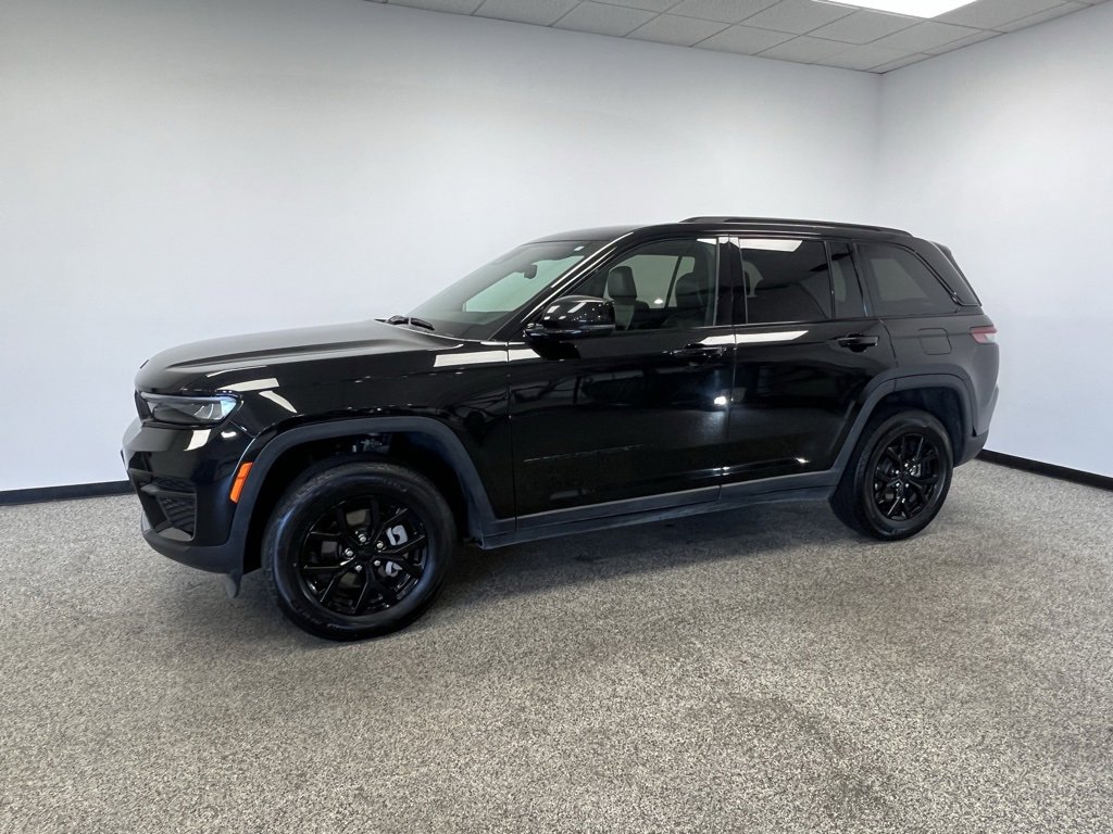 Used 2024 Jeep Grand Cherokee Altitude image 20