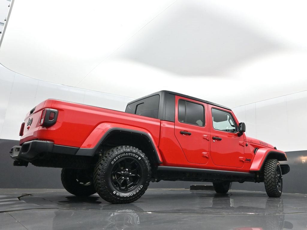 Certified 2022 Jeep Gladiator Willys image 31