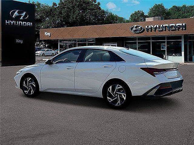 New 2025 Hyundai Elantra Limited FWD image 7