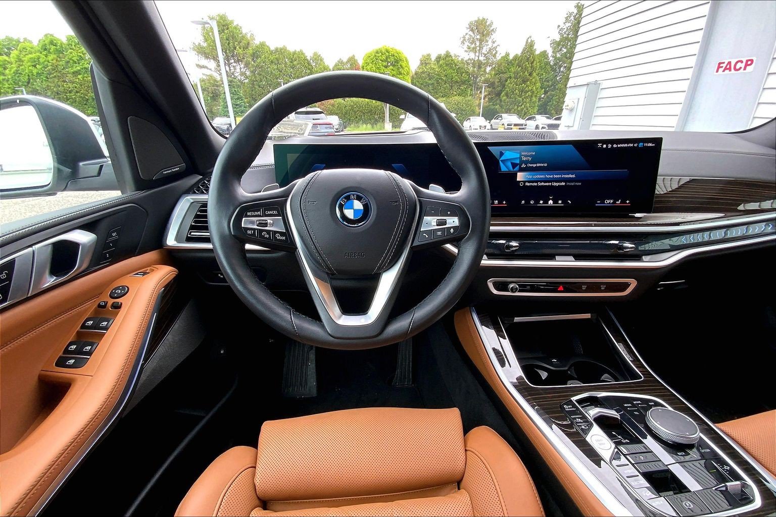 Used 2025 BMW X5 xDrive50e w/ Premium Package AWD/4WD image 11