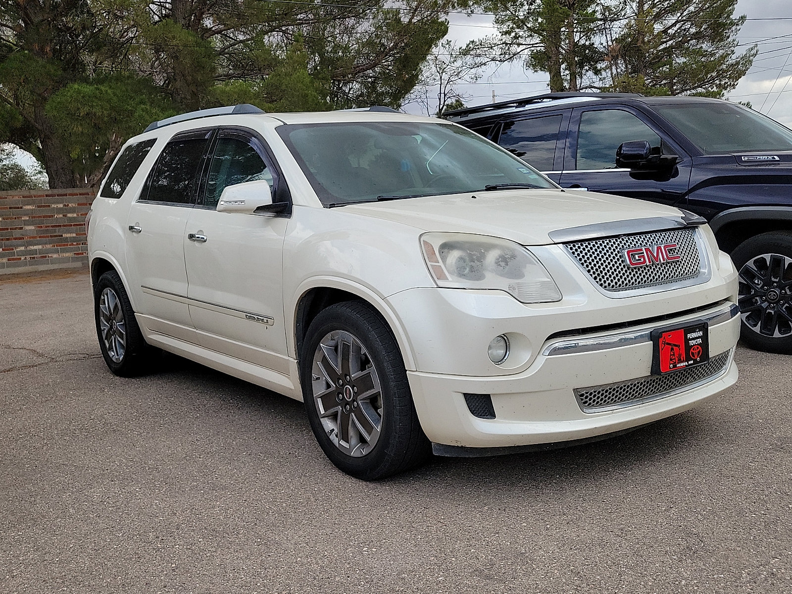 Used 2012 GMC Acadia Denali AWD/4WD image 4