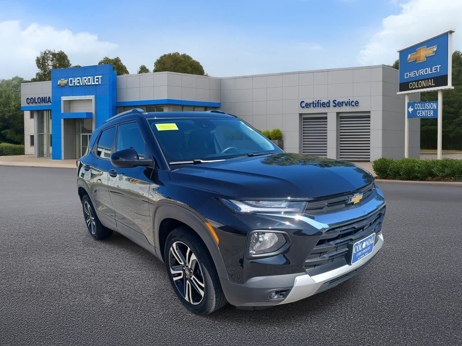 Used 2023 Chevrolet TrailBlazer LT FWD image 2