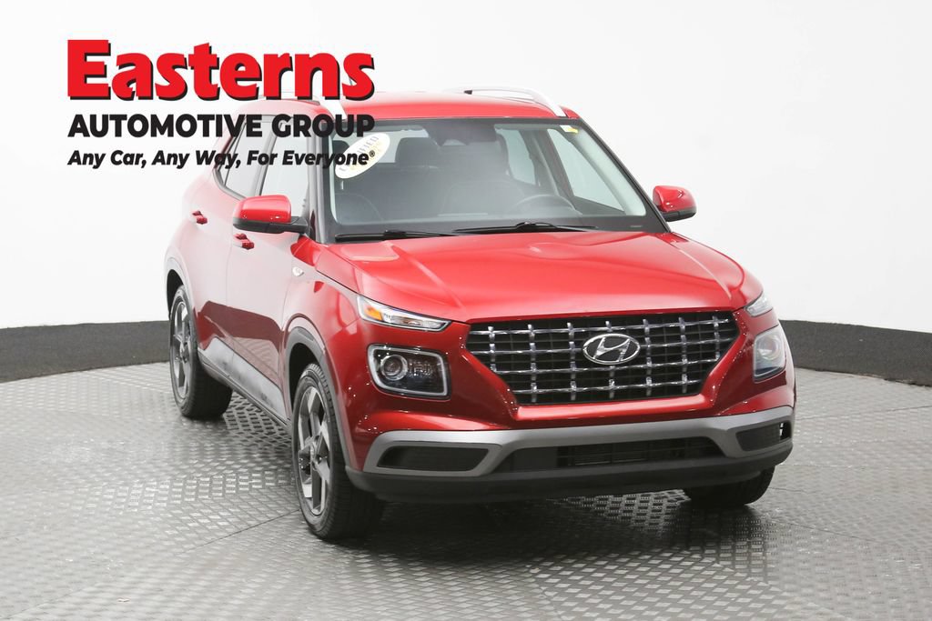 Used 2023 Hyundai Venue Limited FWD image 3