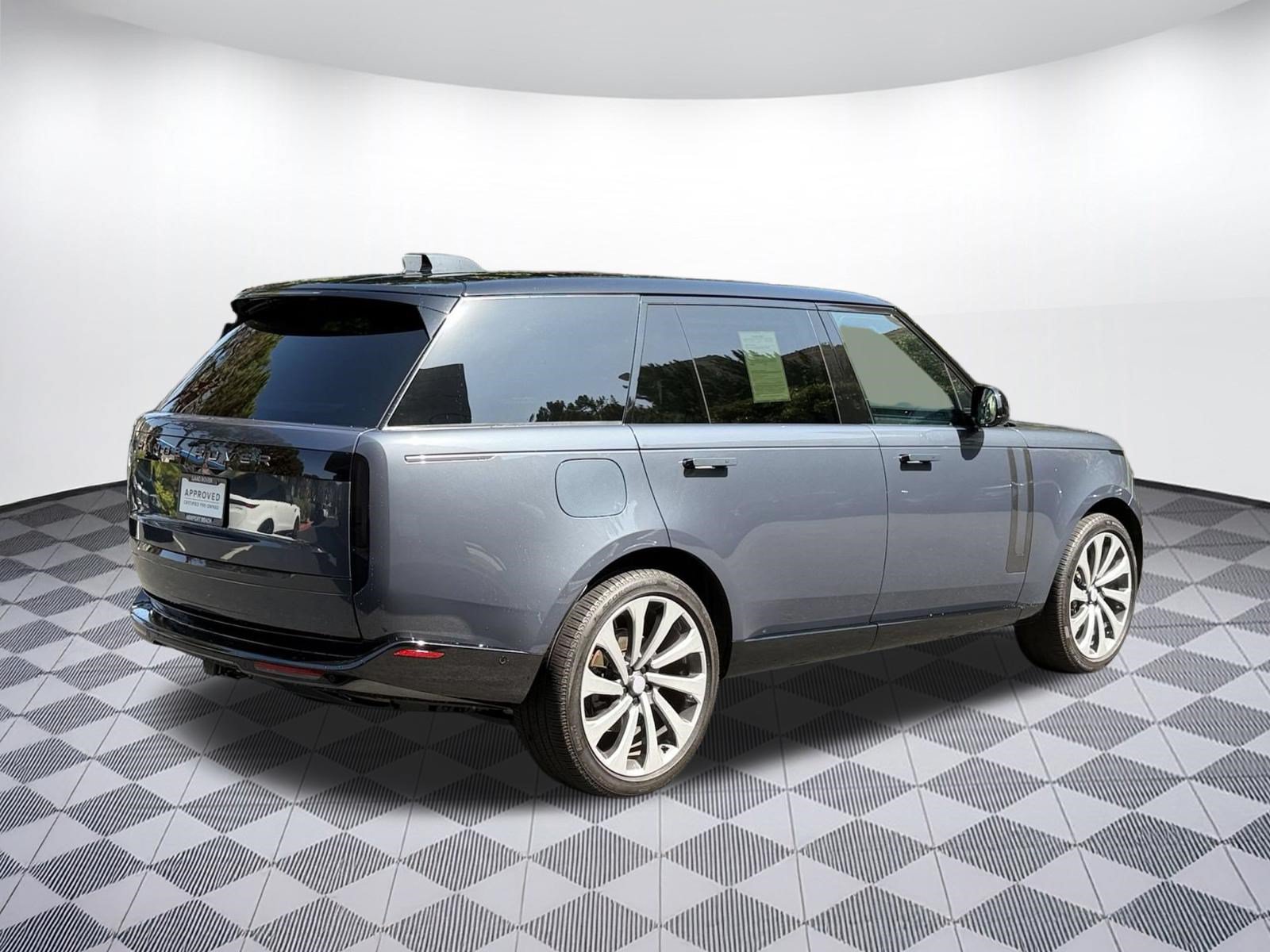 Used 2025 Land Rover Range Rover Long Wheelbase SE AWD/4WD image 9