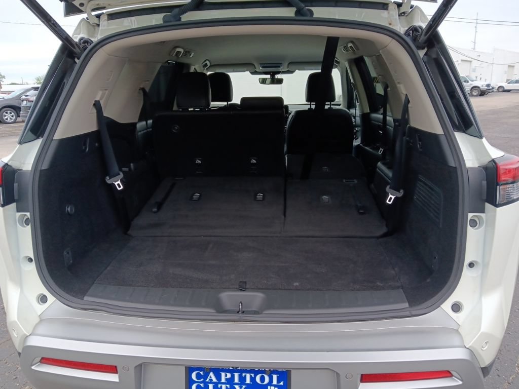 Used 2023 Nissan Pathfinder SL AWD/4WD image 7