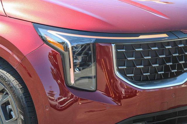 Used 2025 Kia Carnival SX image 8