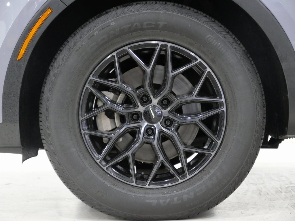 Used 2023 Kia Sorento LX image 9