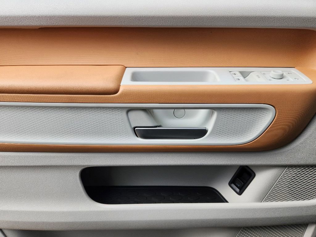 New 2025 Volkswagen ID. Buzz 1st Edition image 18