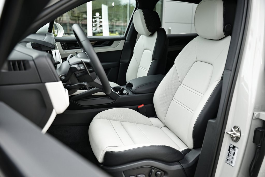 New 2026 Porsche Cayenne image 5