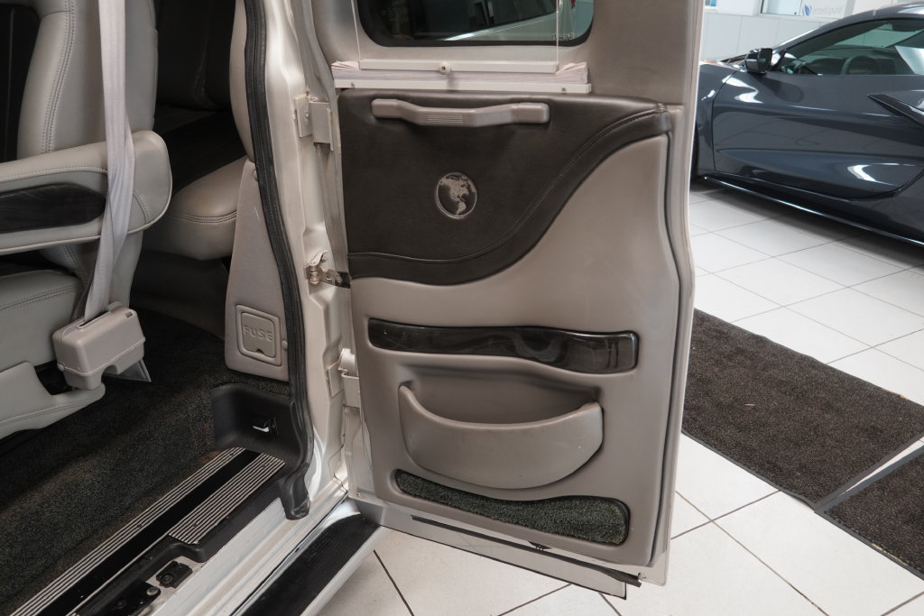 Used 2013 GMC Savana 1500 AWD image 25