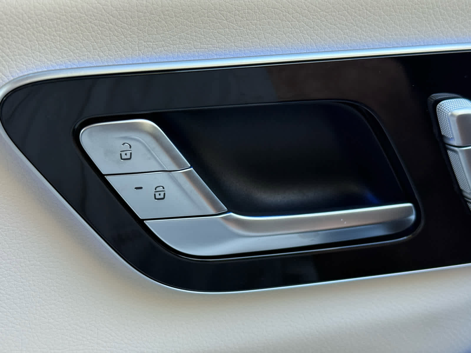 New 2026 Mercedes-Benz S 500 4MATIC image 23