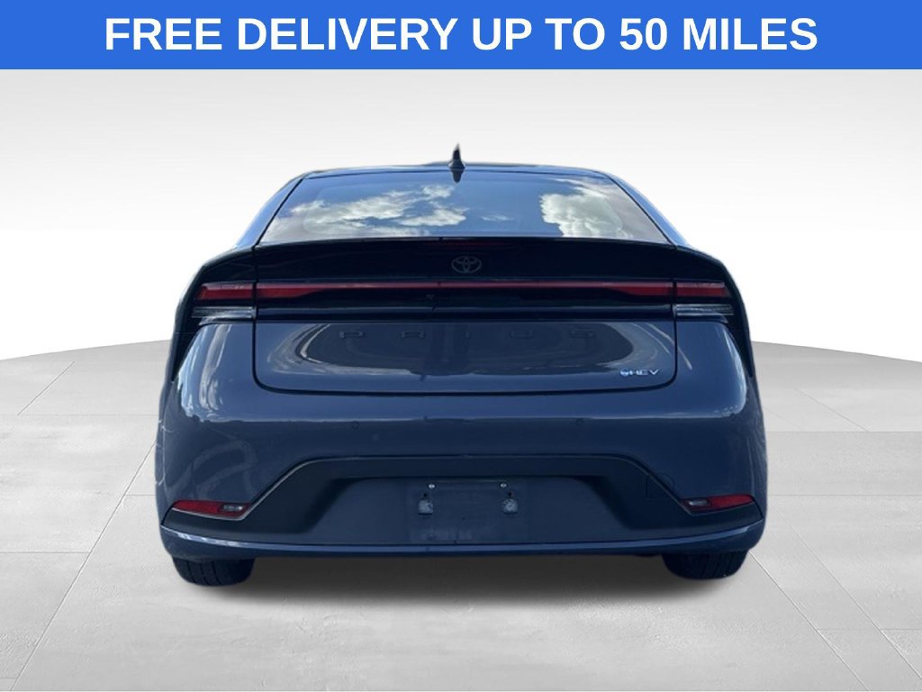 Used 2025 Toyota Prius LE FWD image 6