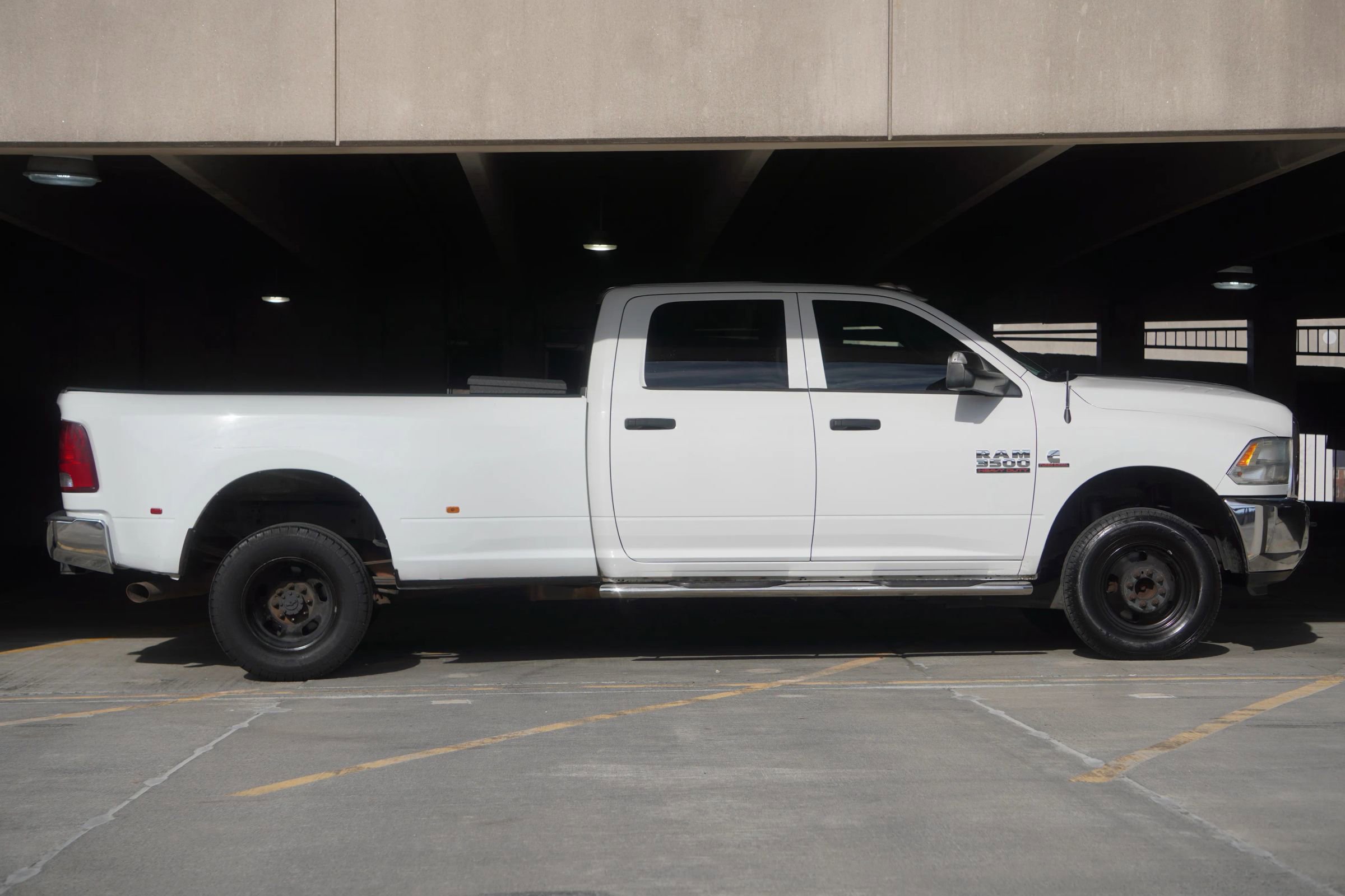 Used 2018 RAM 3500 Tradesman w/ Chrome Appearance Group image 17